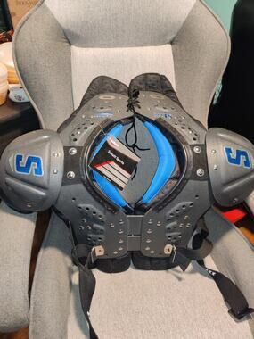 Schutt SI770 Football Shoulder Pads Size Youth Medium 13"-14" NWT